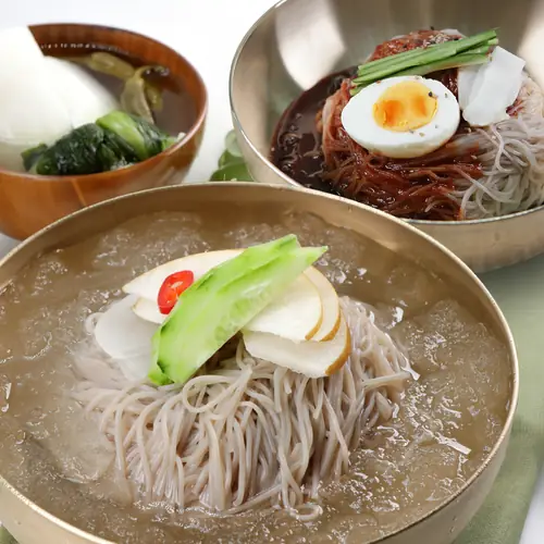 [토스쇼핑] 소소락 반반 함흥냉면 10인분, 함흥냉면 2kg + 동치미육수 300g 5팩 + 비빔소스 50g 5팩, 1세트(9,190원/무료)